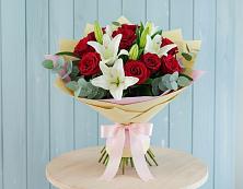 Букет цветов из:  Лилии и Розы #REPLACE_PRED# Кирово-Чепецке