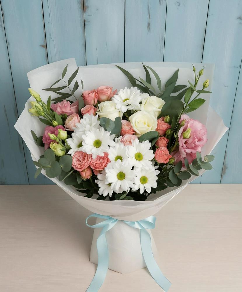 Букет цветов из: Розы, Лизиантусы и Хризантемы в Кирово-Чепецке