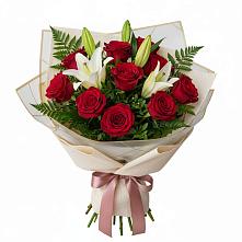 Букет цветов из:  Лилии и Розы в Кирово-Чепецке