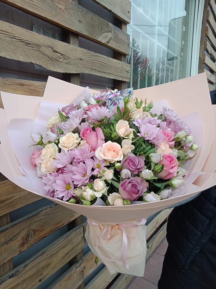 Букет цветов из: Розы и Хризантемы в Кирово-Чепецке