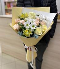 Букет цветов из:  Альстромерии, Розы и Хризантемы в Кирово-Чепецке