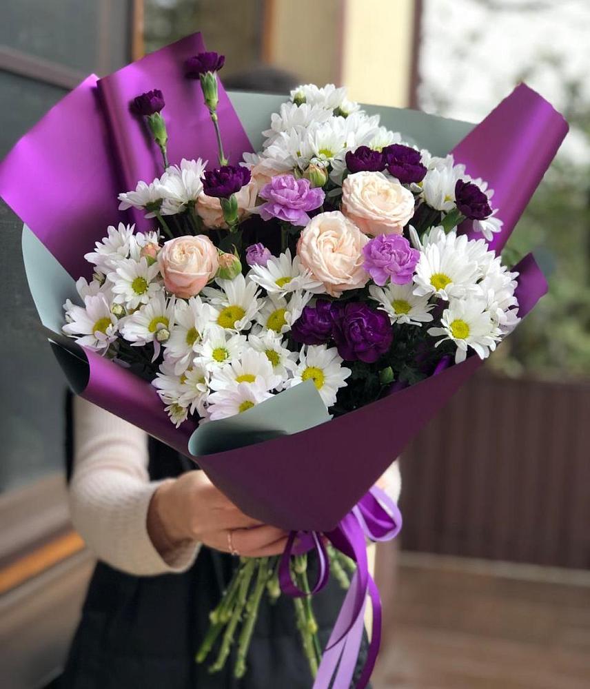 Букет цветов из: Хризантемы, Гвоздики и Розы в Кирово-Чепецке