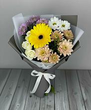 Букет цветов из:  Розы, Герберы и Хризантемы в Кирово-Чепецке