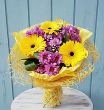 Букет цветов из:  Хризантемы и Герберы в Кирово-Чепецке