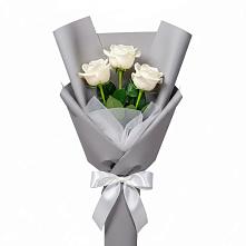 Букет 3 белые розы в Кирово-Чепецке