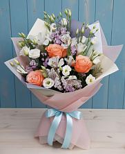 Букет цветов из:  Лизиантусы, Розы, Альстромерии и Гипсофила в Кирово-Чепецке