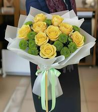 Букет цветов из:  Хризантемы и Розы в Кирово-Чепецке