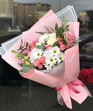 Букет цветов из:  Розы, Лизиантусы и Хризантемы в Кирово-Чепецке