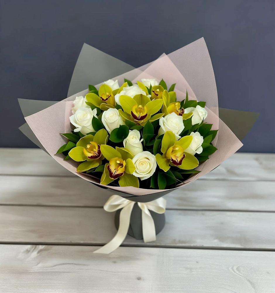 Букет цветов из: Орхидеи и Розы в Кирово-Чепецке