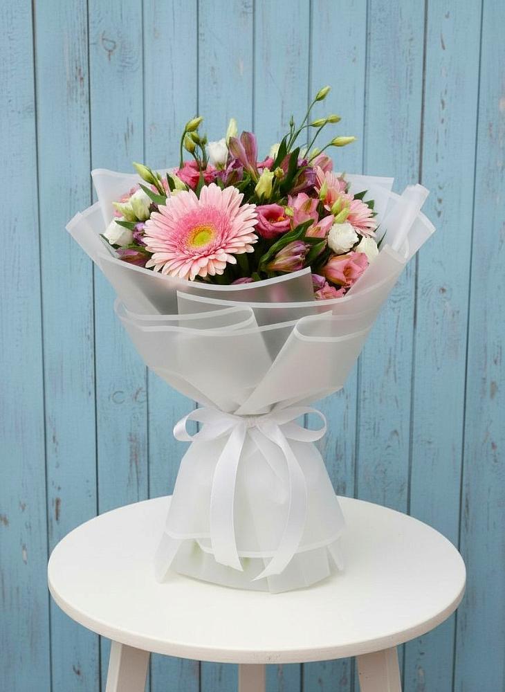 Букет цветов из: Герберы, Альстромерии и Лизиантусы в Кирово-Чепецке