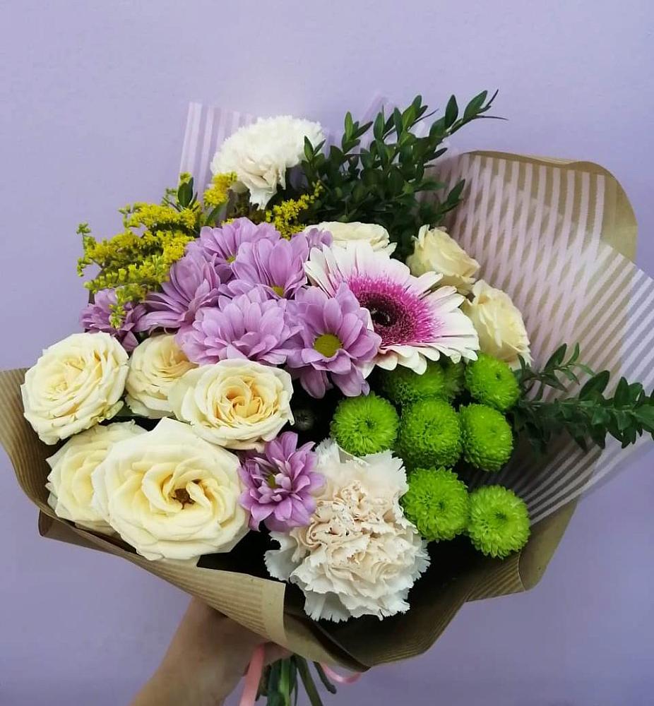 Букет цветов из: Хризантемы, Розы, Гвоздики и Герберы в Кирово-Чепецке