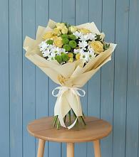 Букет цветов из:  Хризантемы и Розы в Кирово-Чепецке