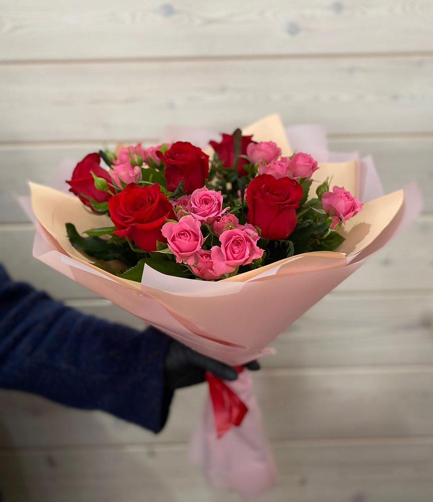 Букет цветов из: Розы в Кирово-Чепецке