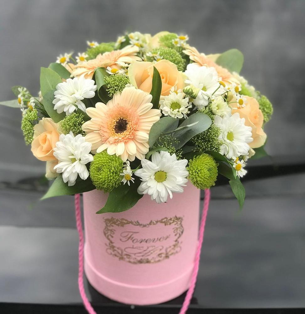 Цветочная композиция из Розы, Герберы и Хризантемы в шляпной коробке в Кирово-Чепецке