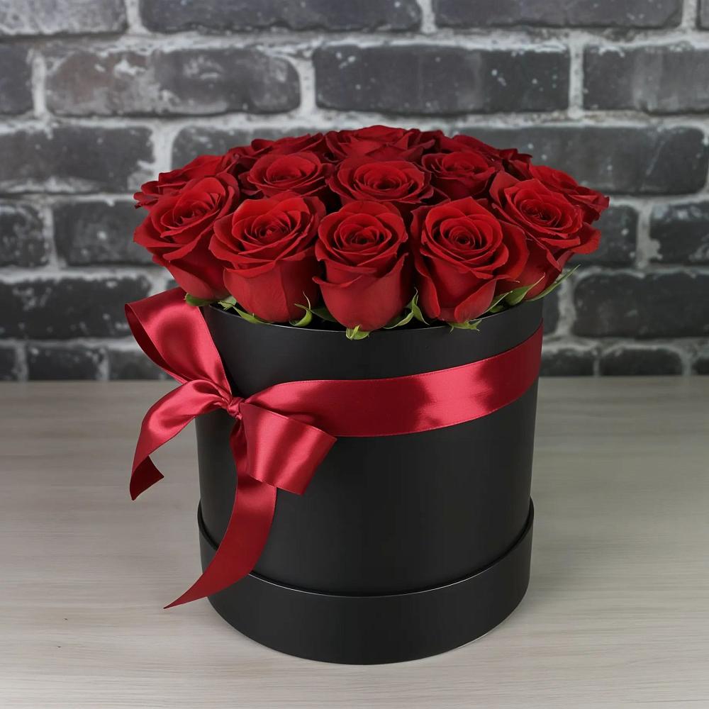 Цветочная композиция из Розы в шляпной коробке в Кирово-Чепецке