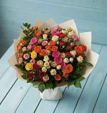 Букет Микс из разноцветных кустовых роз в Кирово-Чепецке