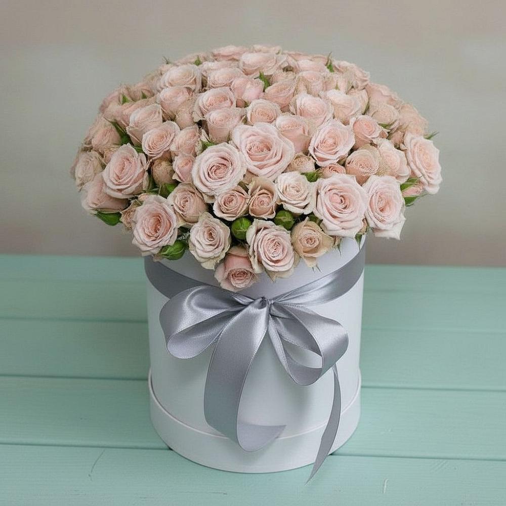 Цветочная композиция из Розы в шляпной коробке в Кирово-Чепецке